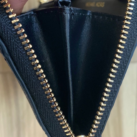 Michael Kors Jet Set Travel Medium Zip Around Card Case Credit Card Wallet - Picture 7 of 7